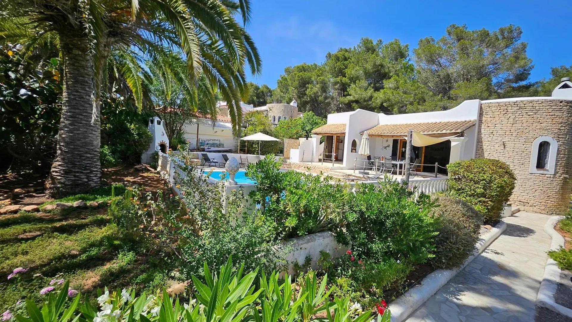 Private Villa Mit Eigenem Pool Unter Palmen Cala Llena Španělsko