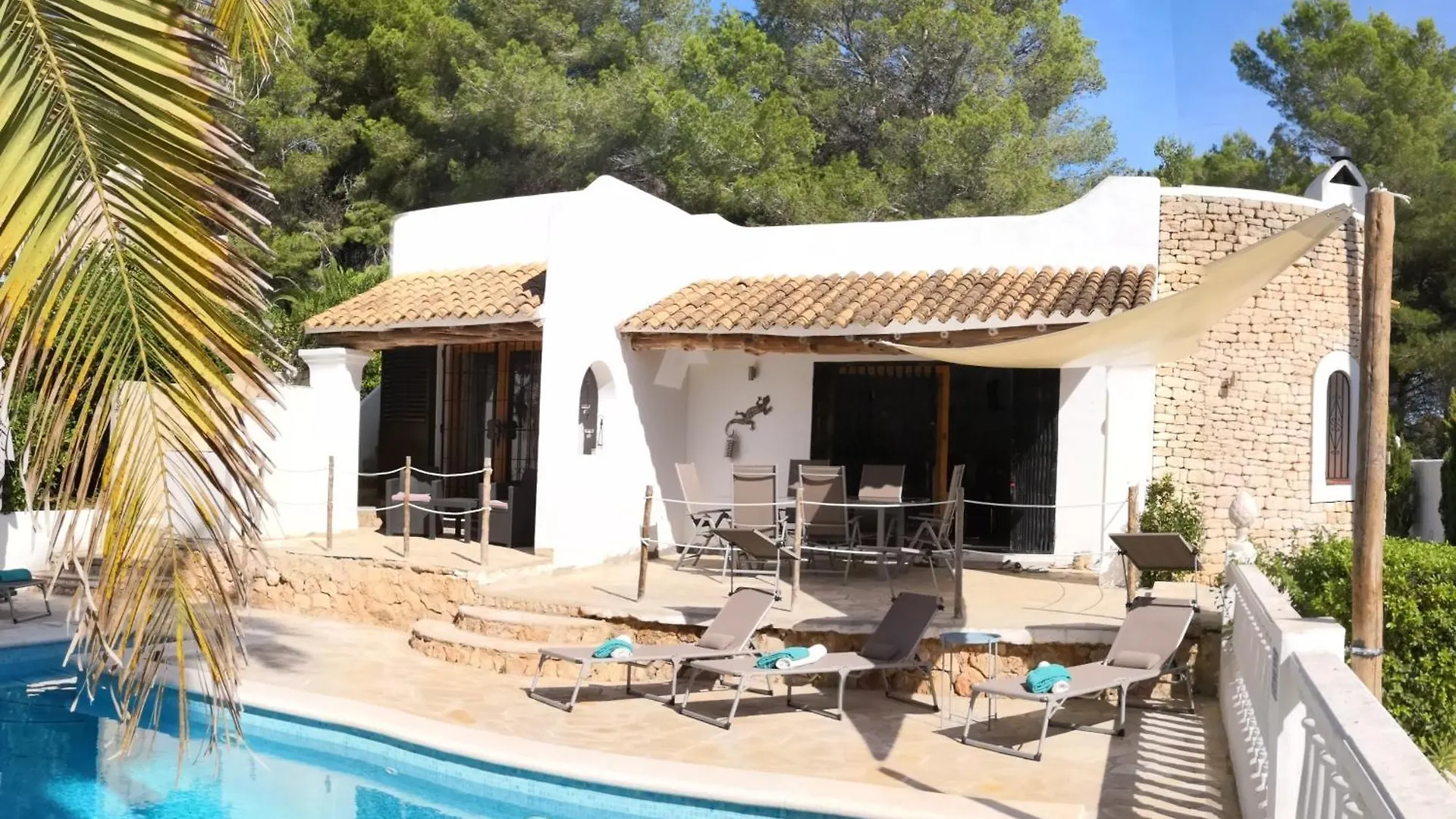 Private Villa Mit Eigenem Pool Unter Palmen Cala Llenya